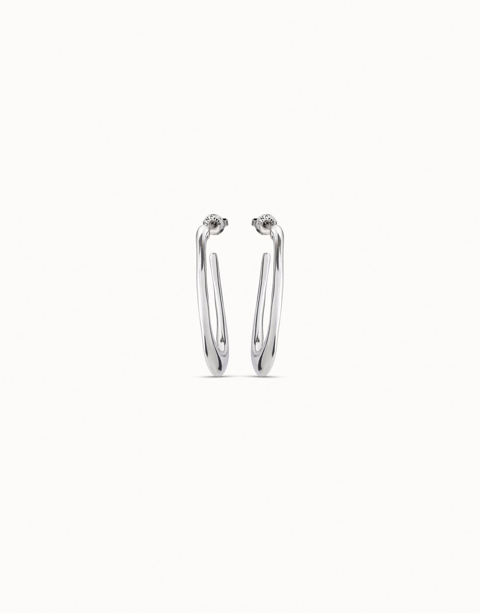 Oval hoop earrings